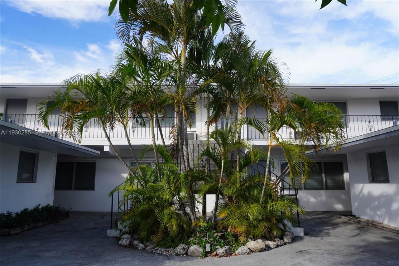 749 SE 15th St, Unit 10, Fort Lauderdale, FL 33316 Photo