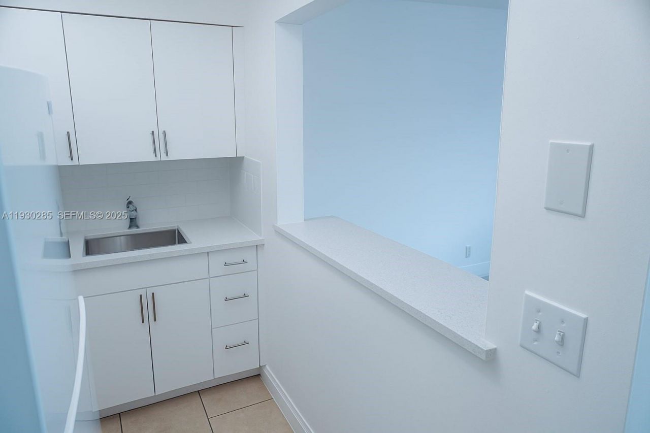 749 SE 15th St, Unit 10, Fort Lauderdale, FL 33316 Photo