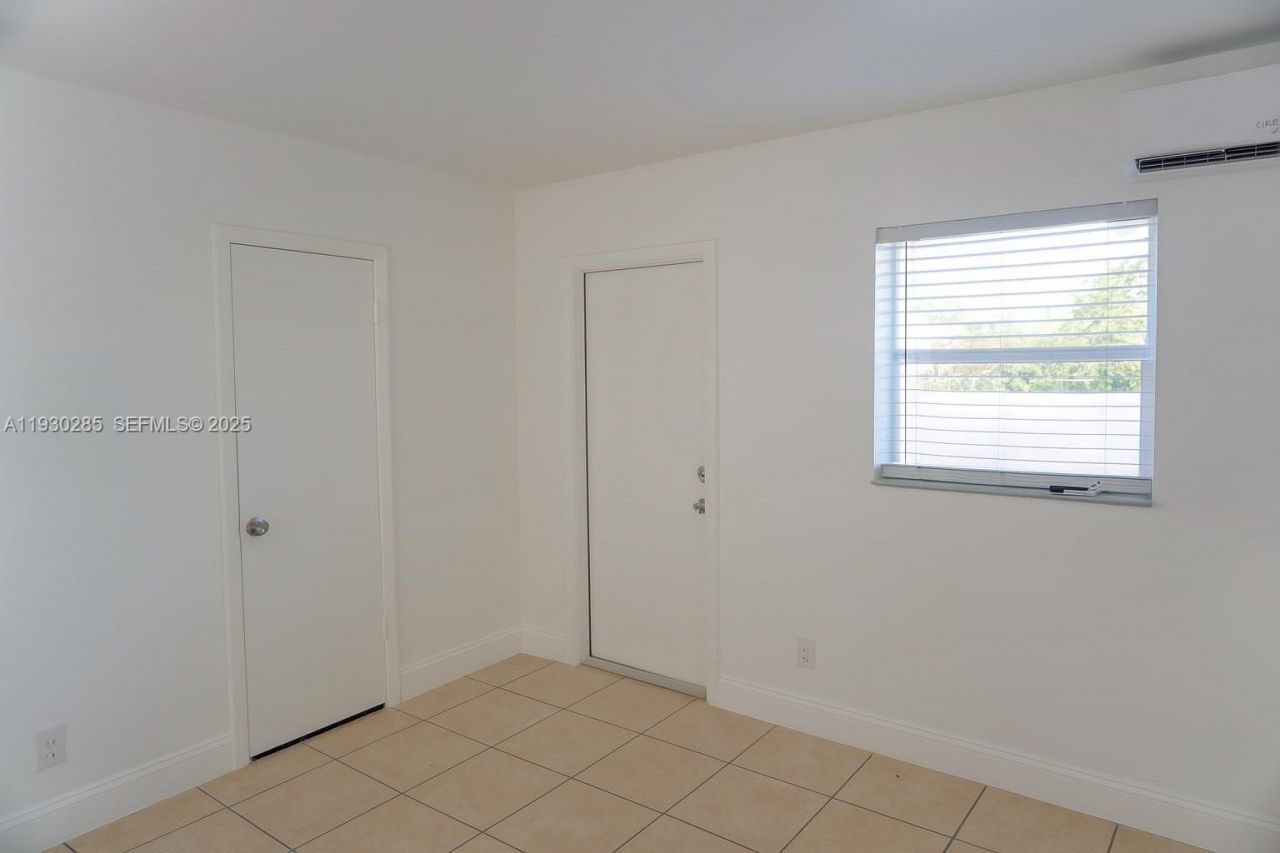 749 SE 15th St, Unit 10, Fort Lauderdale, FL 33316 Photo