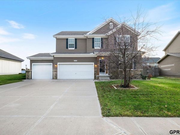 2309 Alexandria Road, Papillion, NE 68133