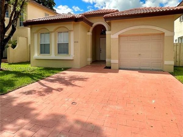4316 NW 113TH CT, Doral, FL 33178