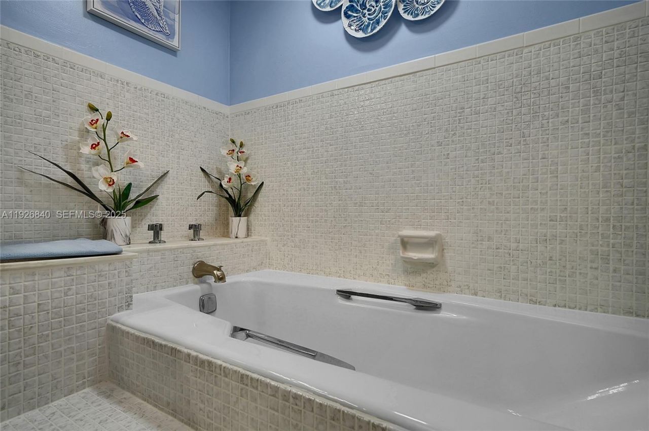 4713 Banyan Ln, Tamarac, FL 33319 Photo