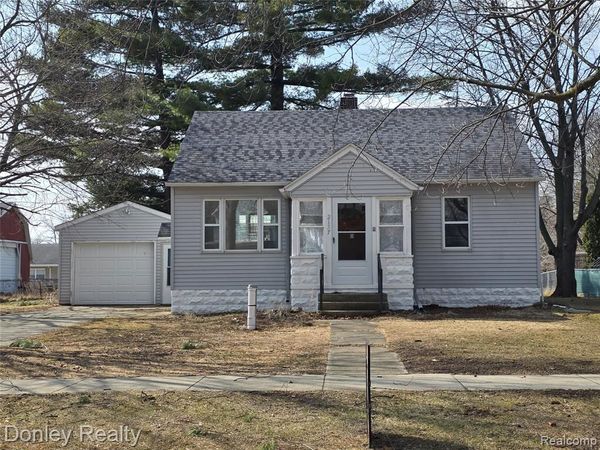 2137 N Main Street, Fairgrove Vlg, MI 48733