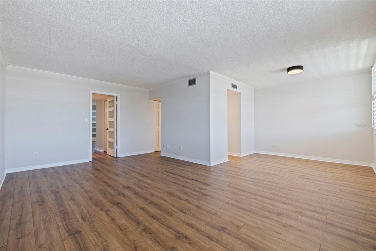 4890 Bay Street Ne, Unit 330, Saint Petersburg, FL 33703 Photo