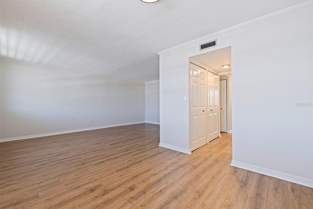 4890 Bay Street Ne, Unit 330, Saint Petersburg, FL 33703 Photo