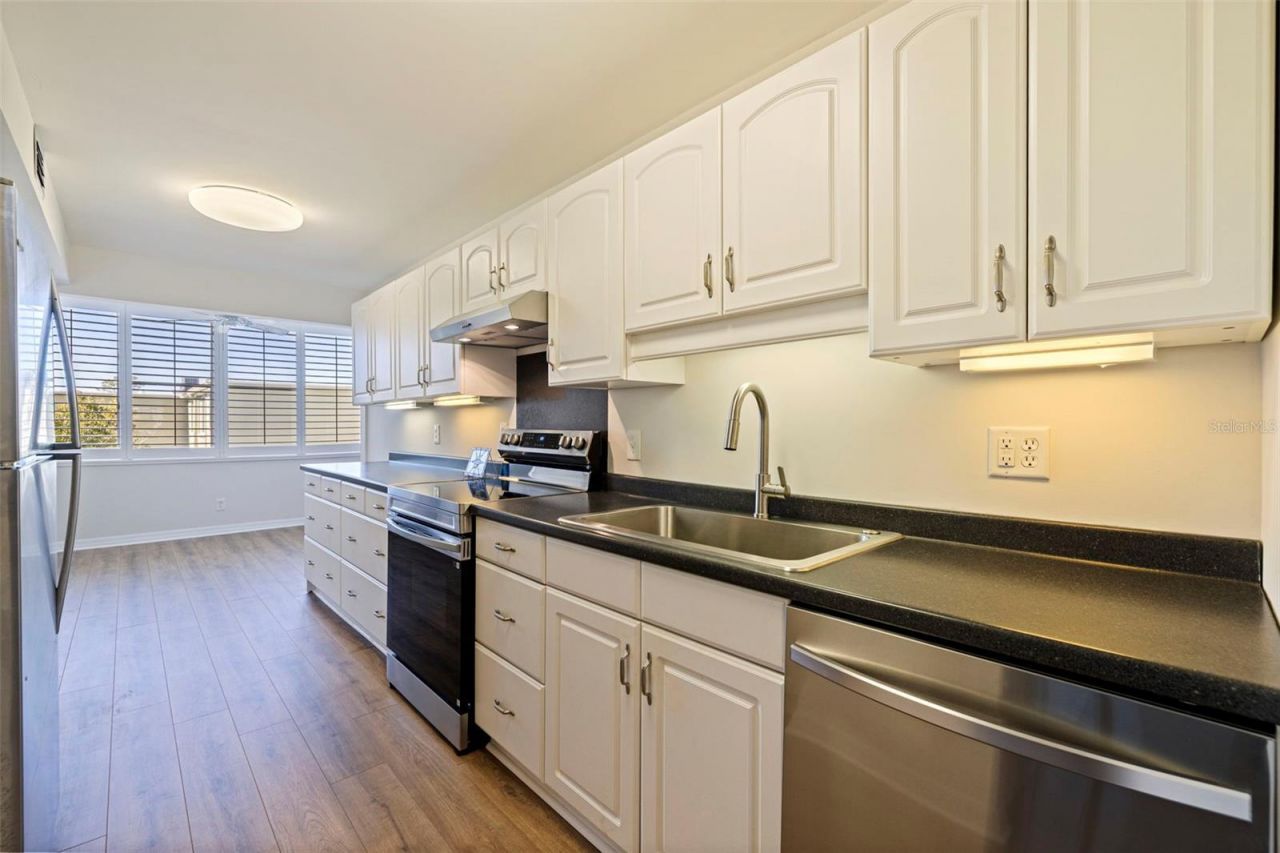 4890 Bay Street Ne, Unit 330, Saint Petersburg, FL 33703 Photo