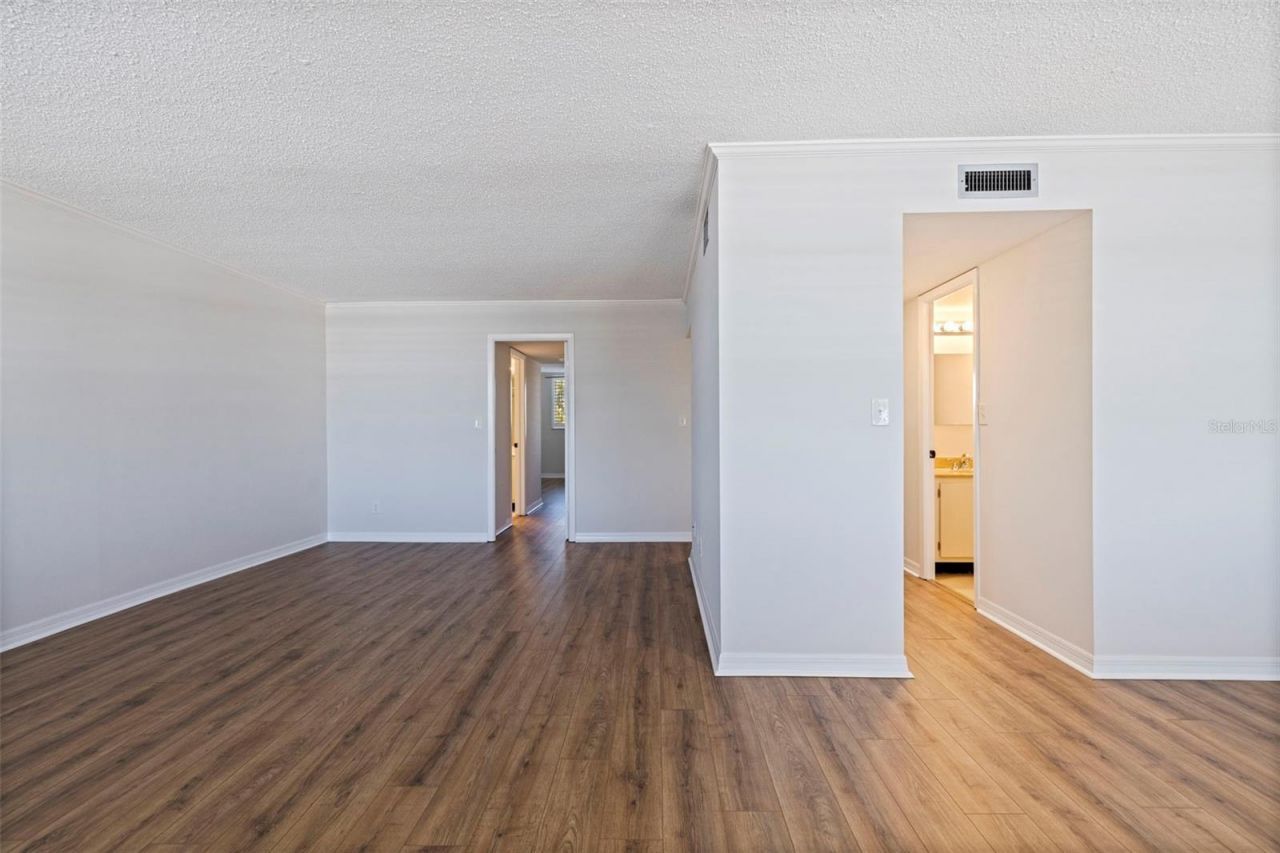 4890 Bay Street Ne, Unit 330, Saint Petersburg, FL 33703 Photo