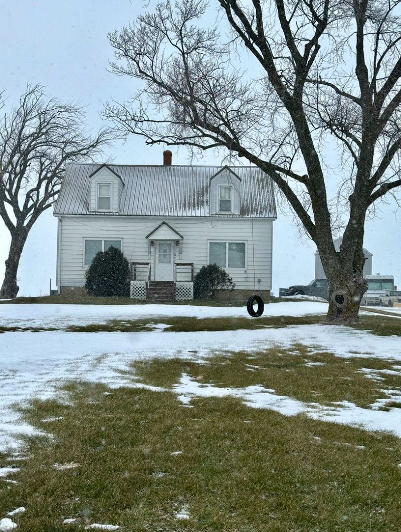 9825 E 11000n Road, Grant Park, IL 60940 Main Photo