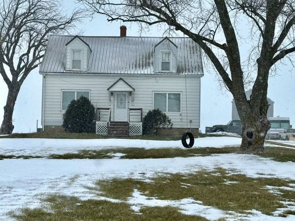 9825 E 11000n Road, Grant Park, IL 60940