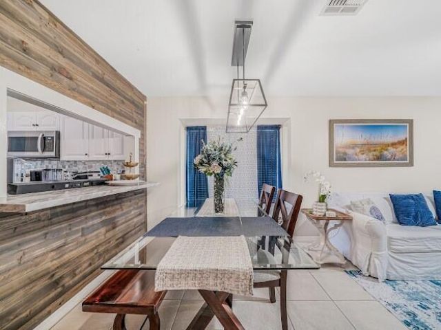 698 SW Veronica Avenue, Port Saint Lucie, FL 34953 Photo