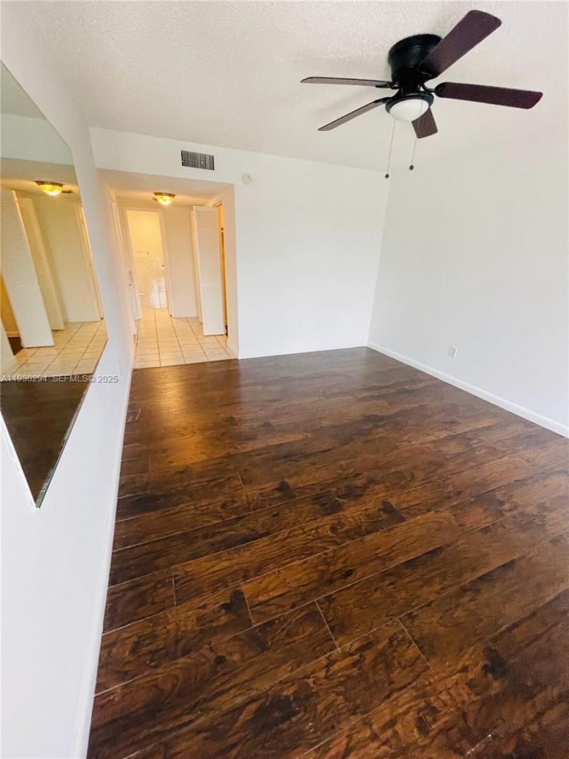 4848 NW 24th Ct, Unit 318, Lauderdale Lakes, FL 33313 Photo