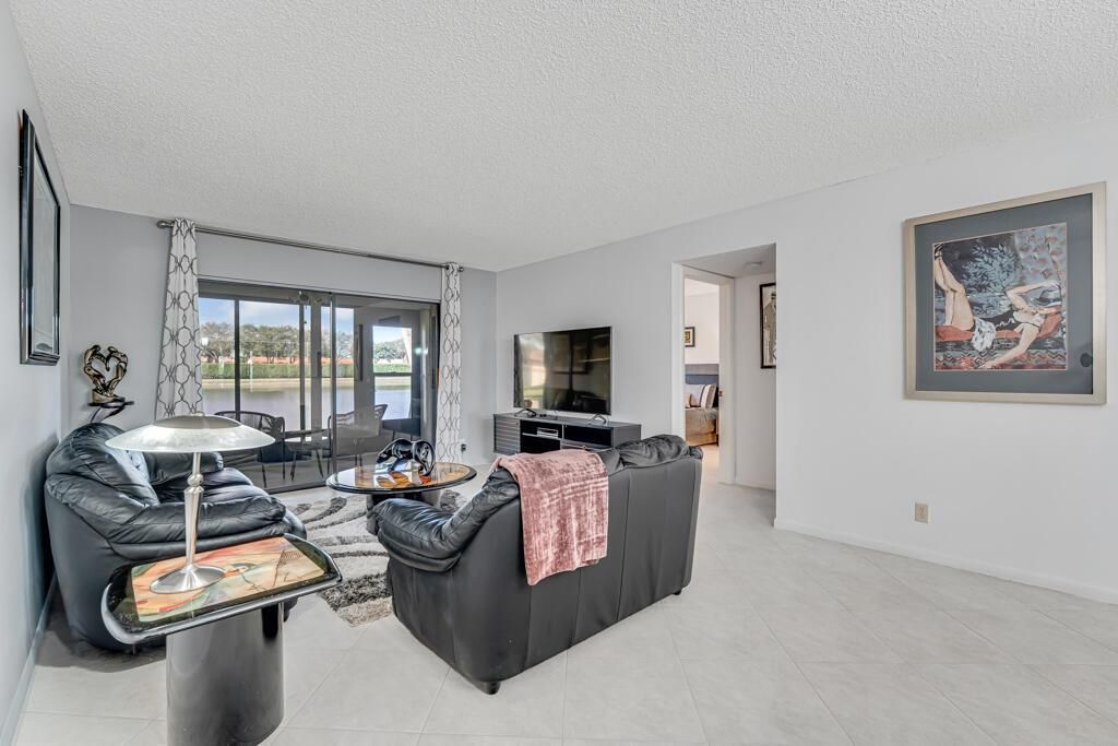 15301 Pembridge Avenue, Unit 49, Delray Beach, FL 33484 Photo