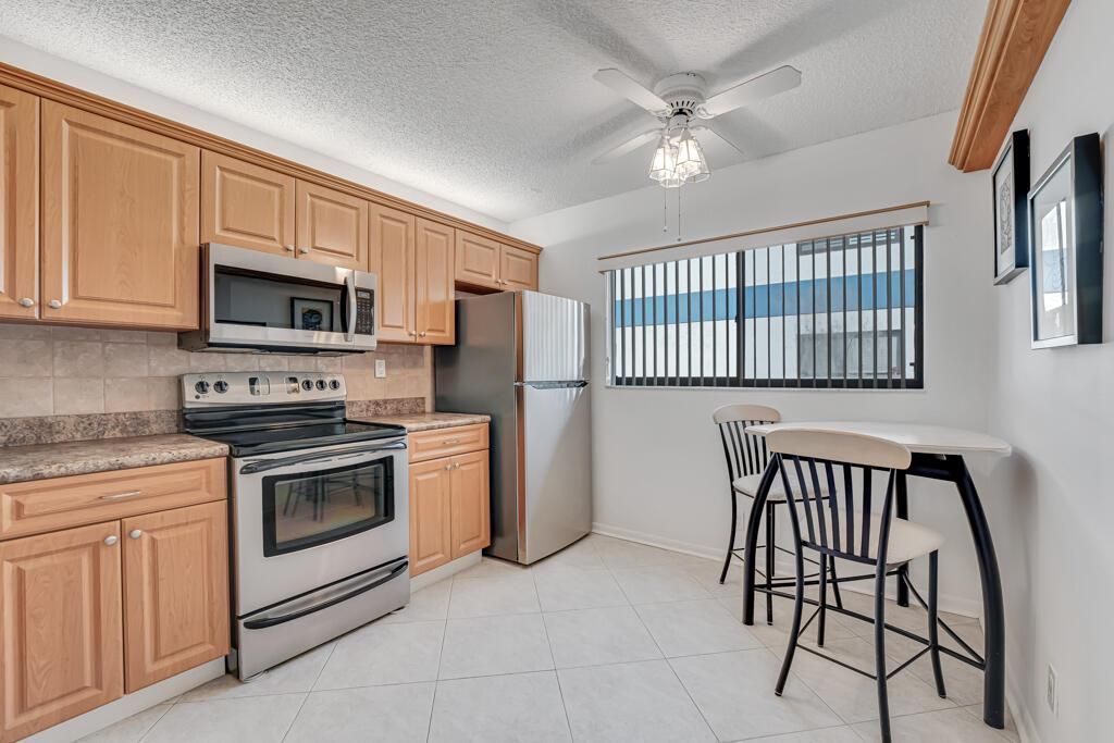 15301 Pembridge Avenue, Unit 49, Delray Beach, FL 33484 Photo