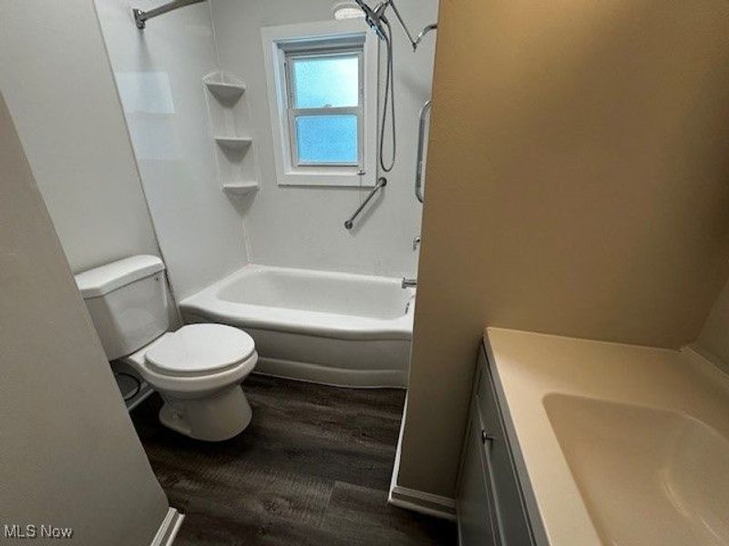 1697 Hawthorne Drive, Cleveland, OH 44124 Photo 14