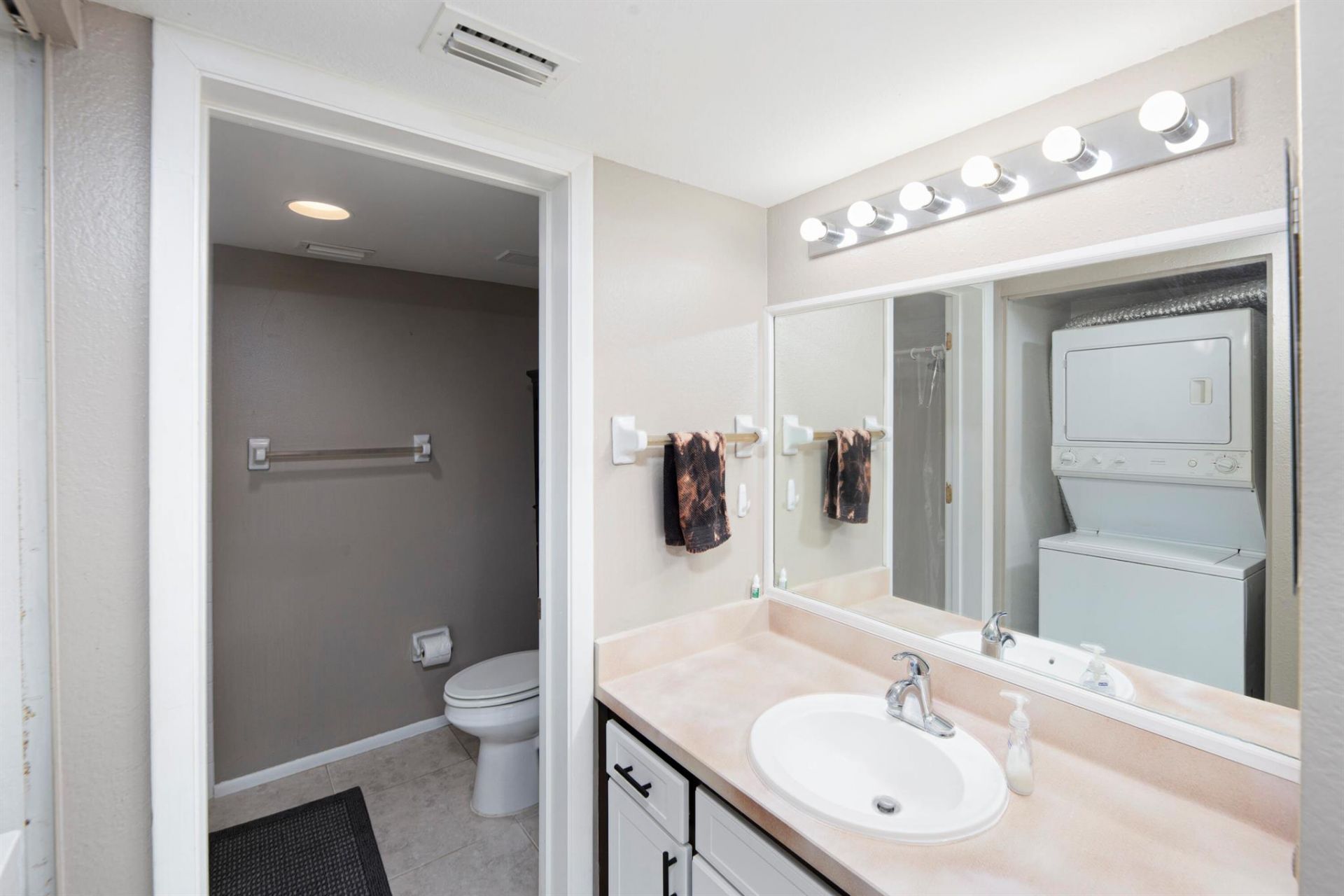 1673 SE Green Acres Circle, Unit 201, Port Saint Lucie, FL 34952 Photo