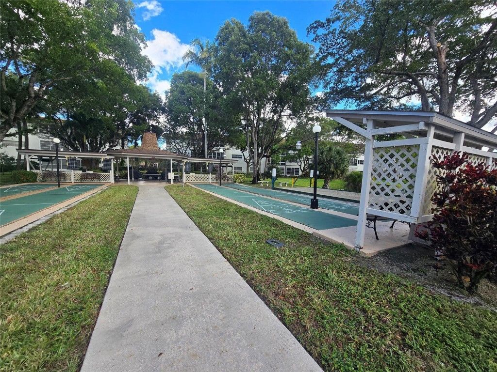 3531 NW 50th Avenue, Unit 609, Lauderdale Lakes, FL 33319 Photo