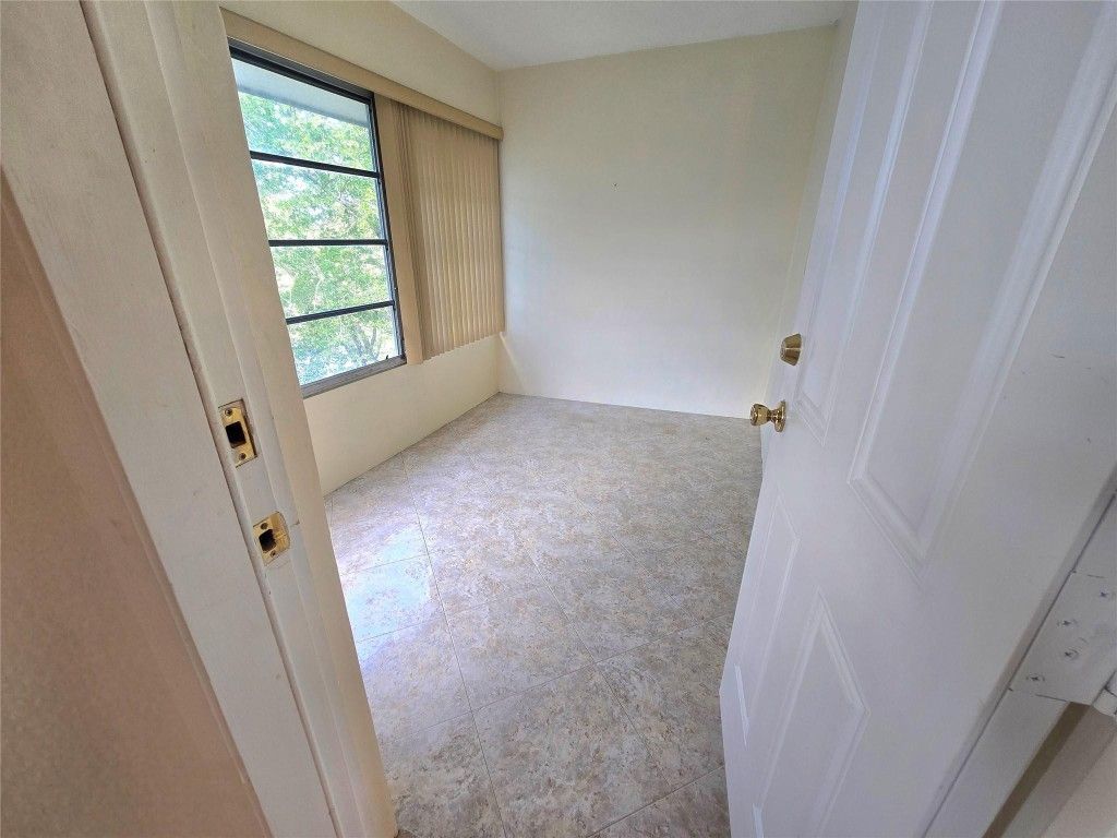 3531 NW 50th Avenue, Unit 609, Lauderdale Lakes, FL 33319 Photo