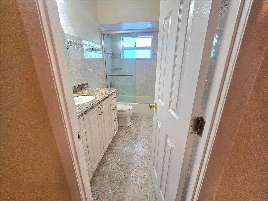 3531 NW 50th Avenue, Unit 609, Lauderdale Lakes, FL 33319 Photo