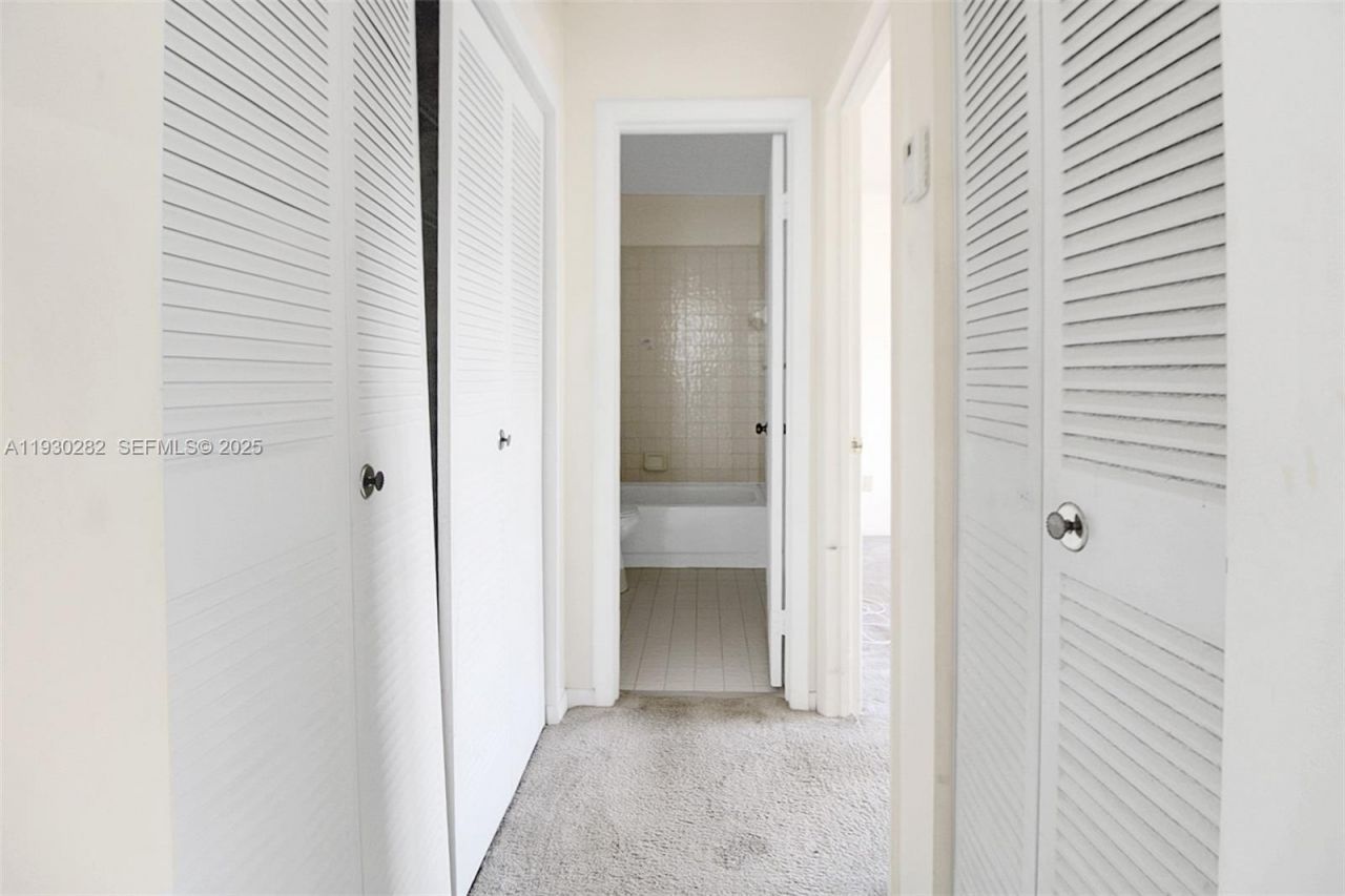 3553 Magellan Cir, Unit 317-1, Aventura, FL 33180 Photo