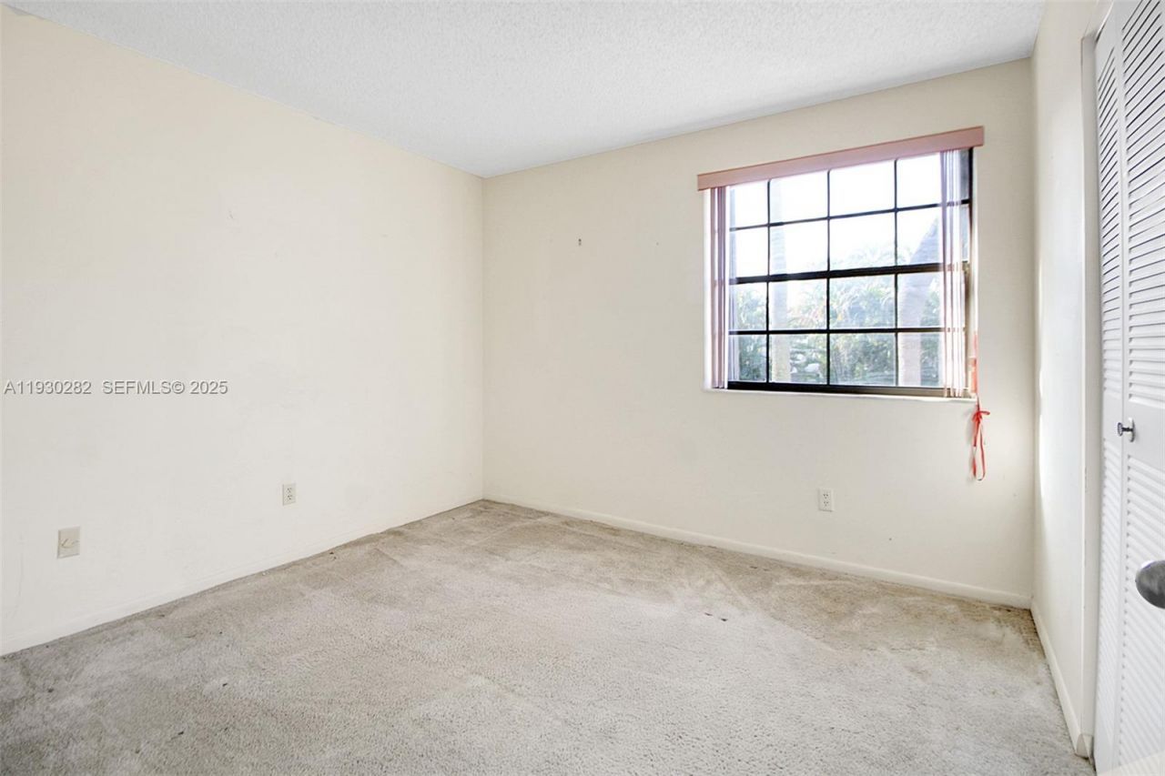 3553 Magellan Cir, Unit 317-1, Aventura, FL 33180 Photo