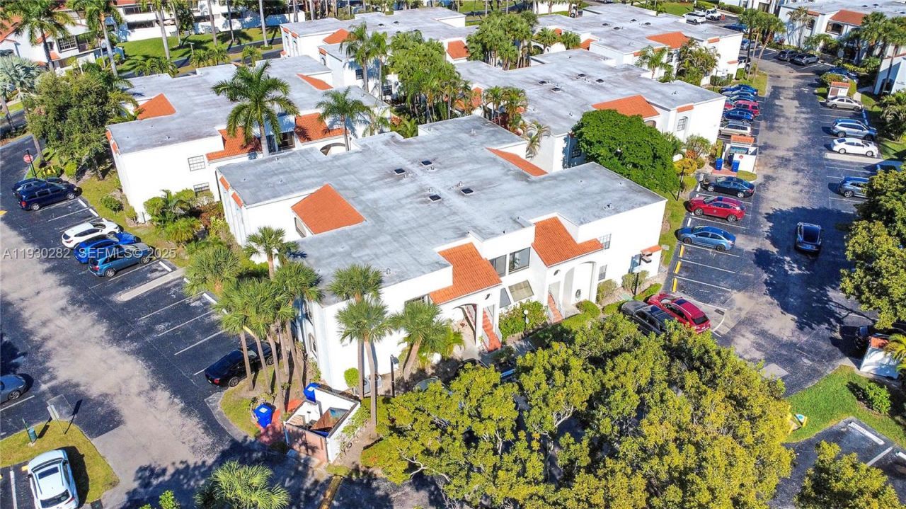 3553 Magellan Cir, Unit 317-1, Aventura, FL 33180 Photo