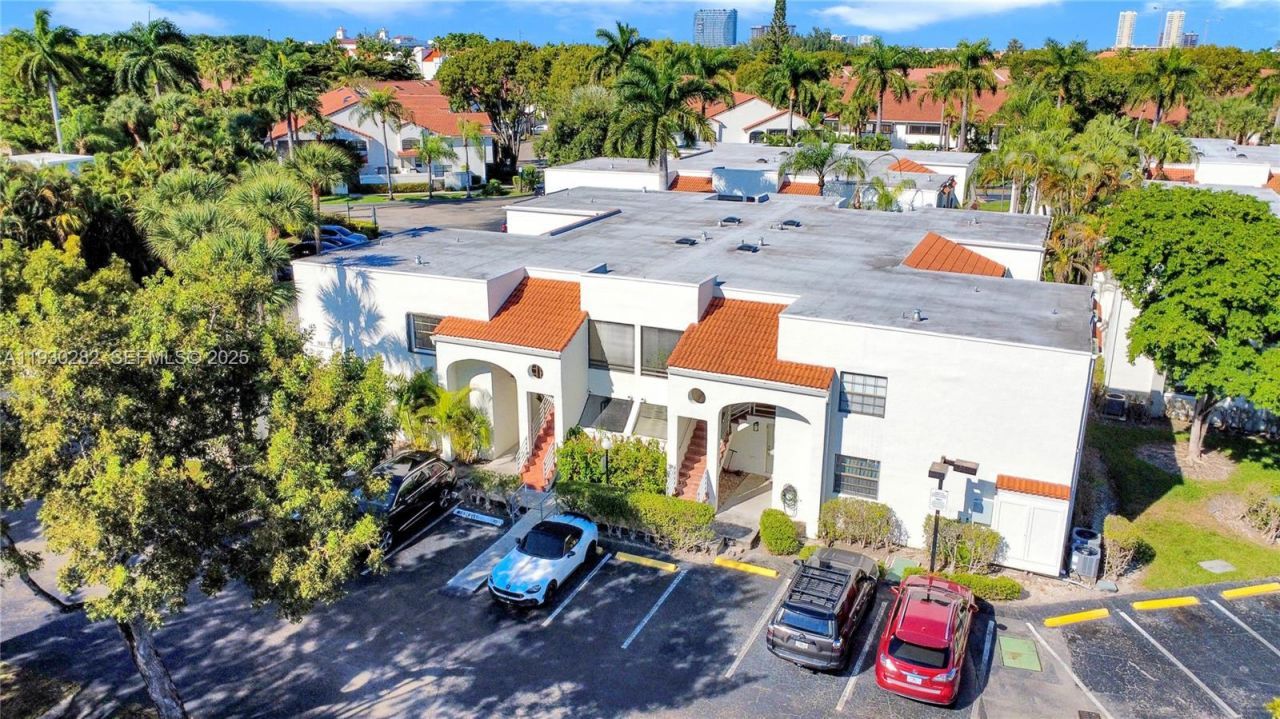 3553 Magellan Cir, Unit 317-1, Aventura, FL 33180 Photo