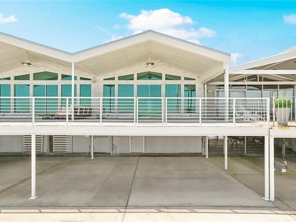 8116 BREAKWATER Drive, New Orleans, LA 70124