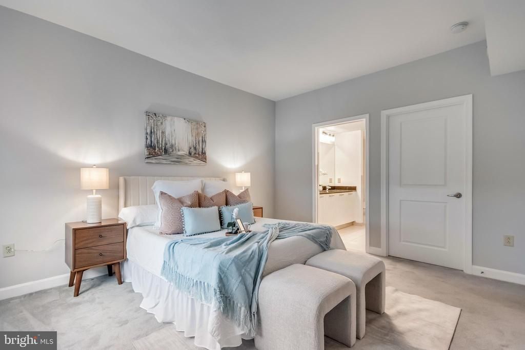 5750 Bou Avenue, Unit 1014, Rockville, MD 20852 Main Photo