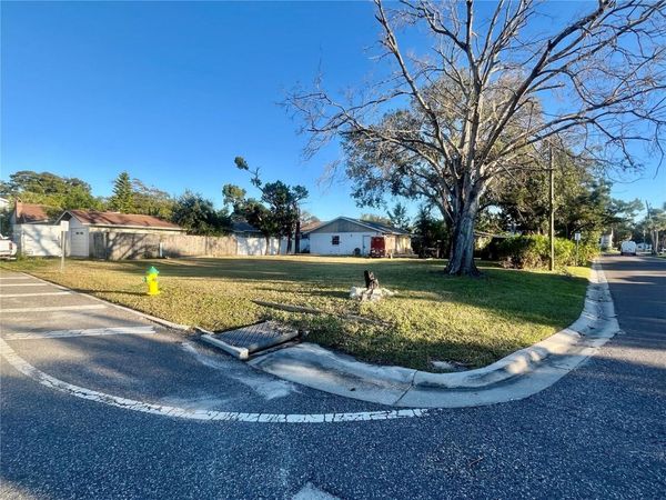 W SPRUCE STREET, TARPON SPRINGS, FL 34689