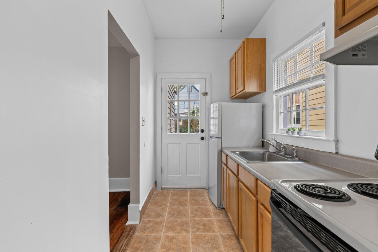 6 Ashe Street Photo 18