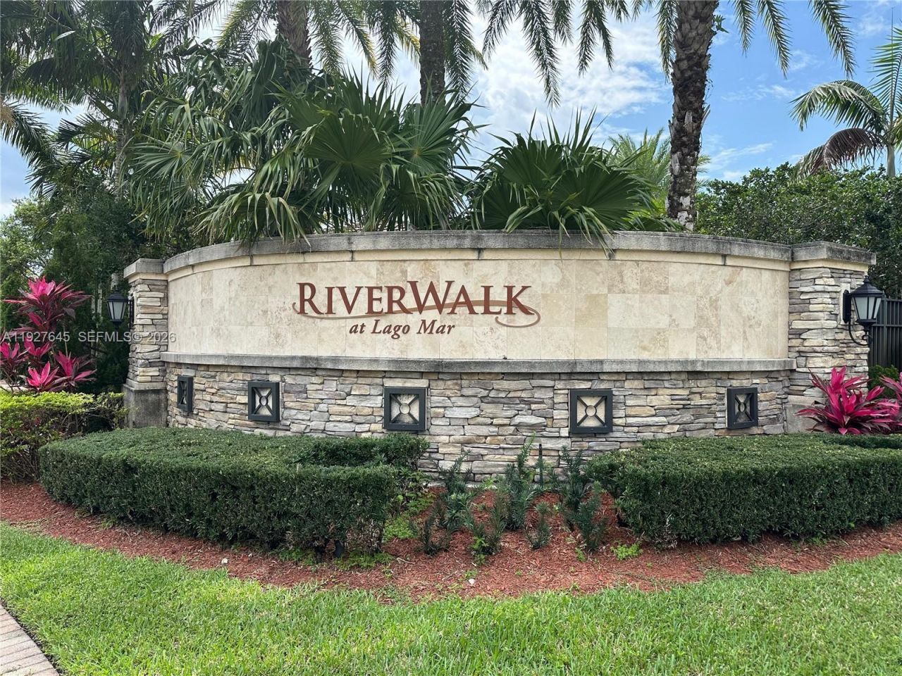 13017 S Riverwalk Cir S, Plantation, FL 33325 Photo