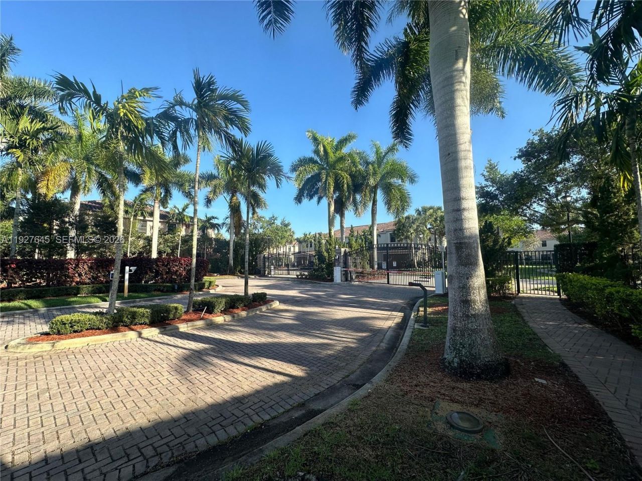 13017 S Riverwalk Cir S, Plantation, FL 33325 Photo