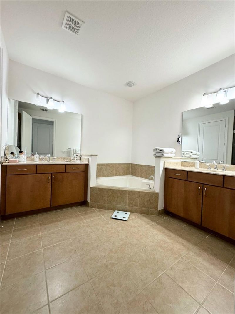 13017 S Riverwalk Cir S, Plantation, FL 33325 Photo