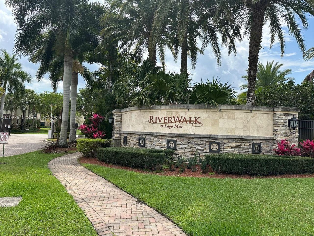 13017 S Riverwalk Cir S, Plantation, FL 33325 Photo