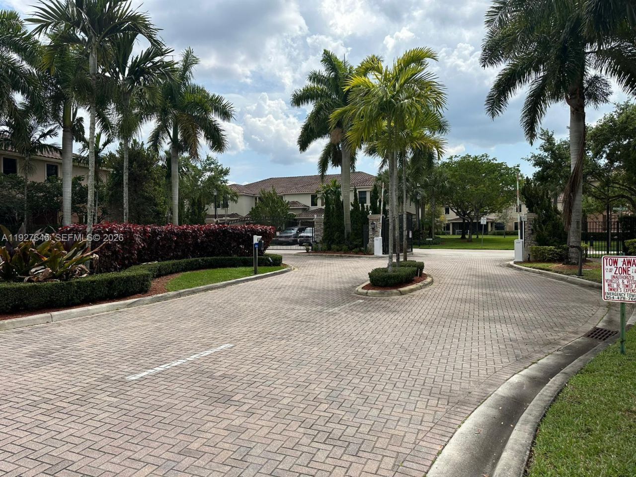 13017 S Riverwalk Cir S, Plantation, FL 33325 Photo