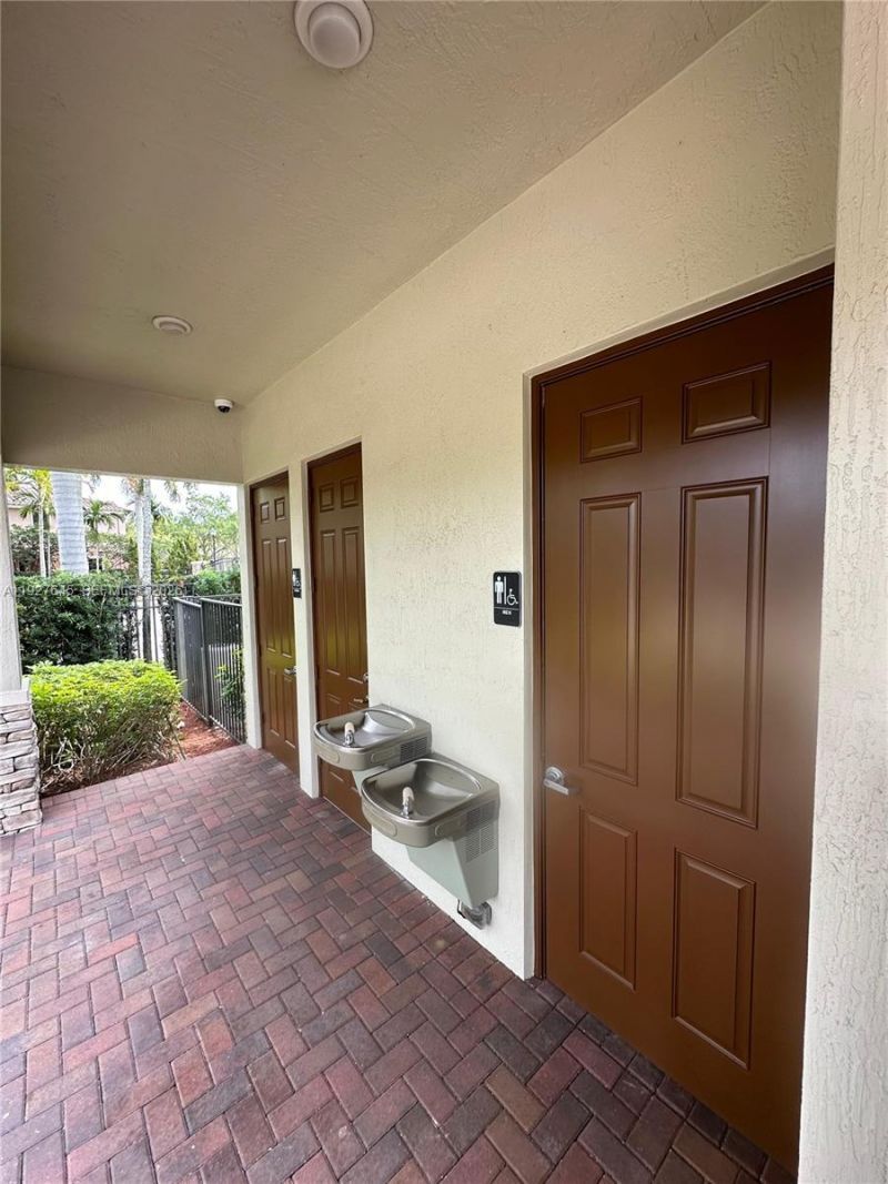 13017 S Riverwalk Cir S, Plantation, FL 33325 Photo