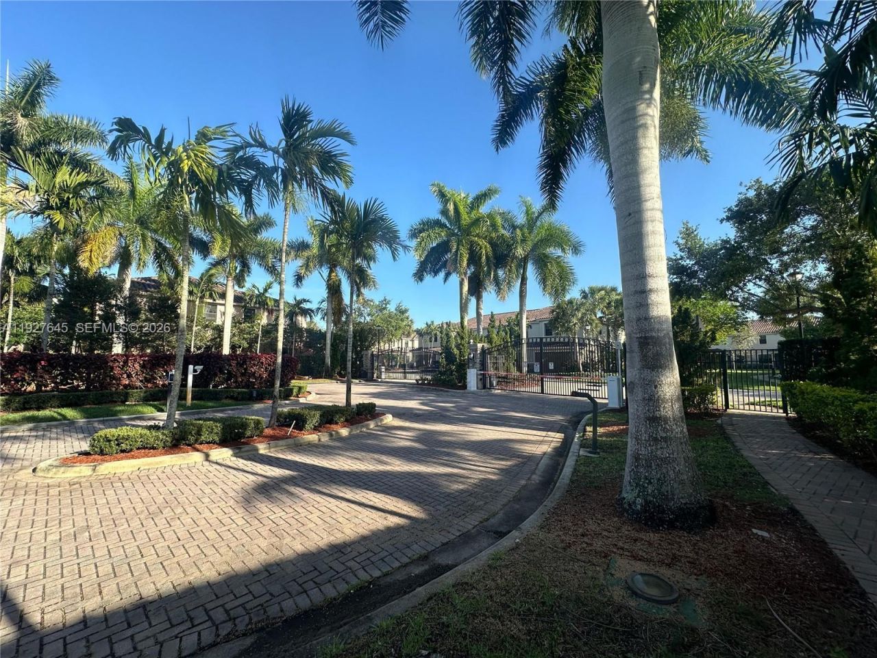 13017 S Riverwalk Cir S, Plantation, FL 33325 Photo