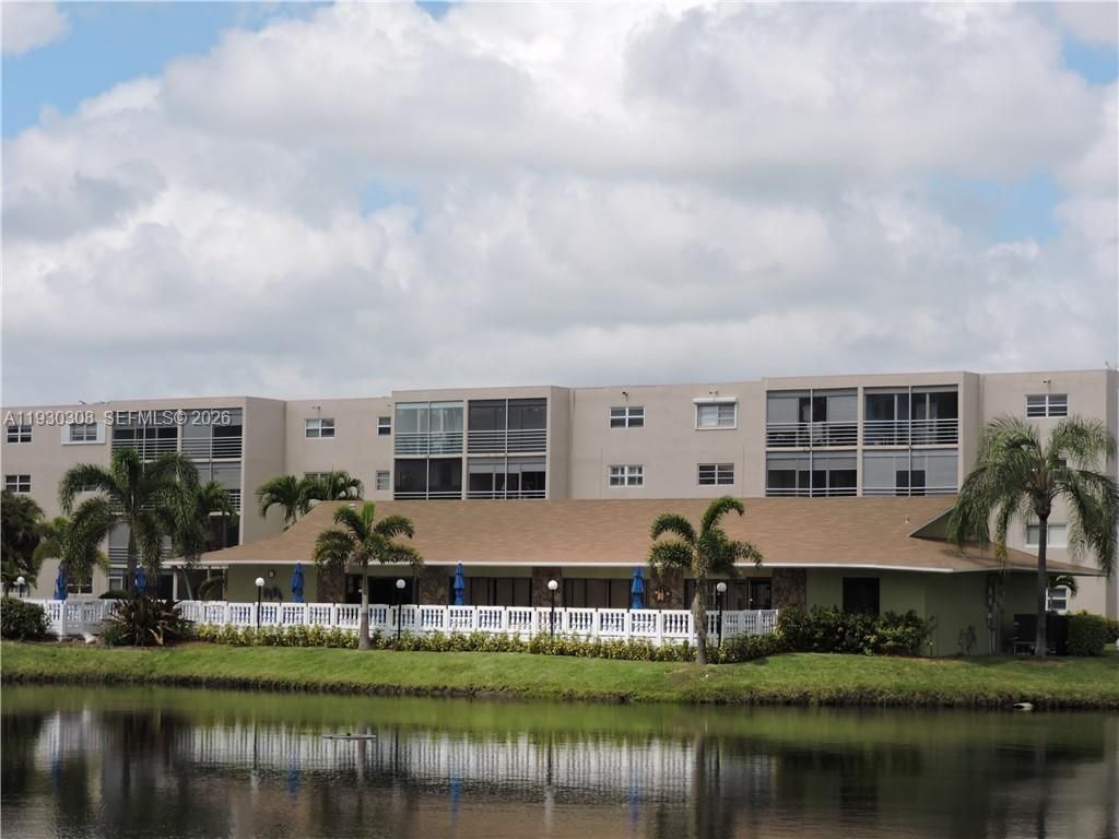 324 SE 10th St, Unit 207, Dania Beach, FL 33004 Photo