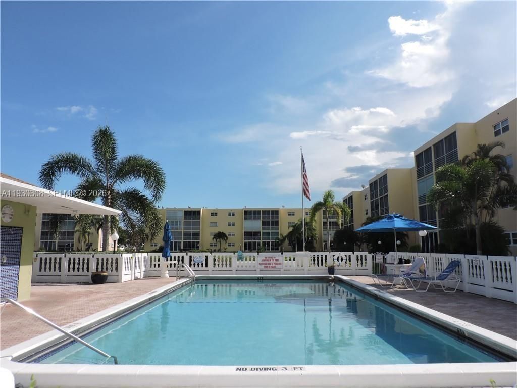 324 SE 10th St, Unit 207, Dania Beach, FL 33004 Photo