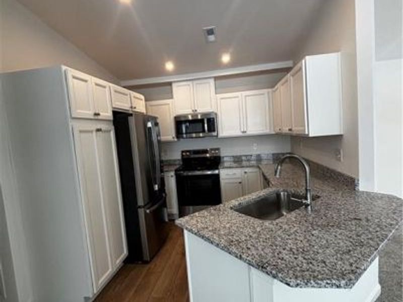 2736 Amberwood, Unit #305, Beavercreek, OH 45431 Photo 5