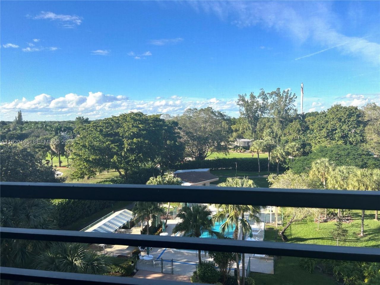 900 Saint Charles Pl, Unit 606, Pembroke Pines, FL 33026 Photo