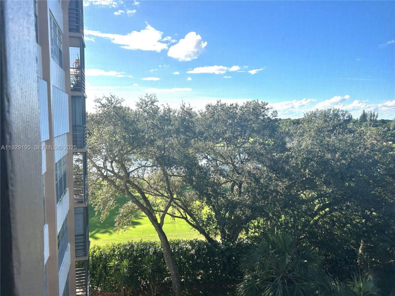 900 Saint Charles Pl, Unit 606, Pembroke Pines, FL 33026 Photo