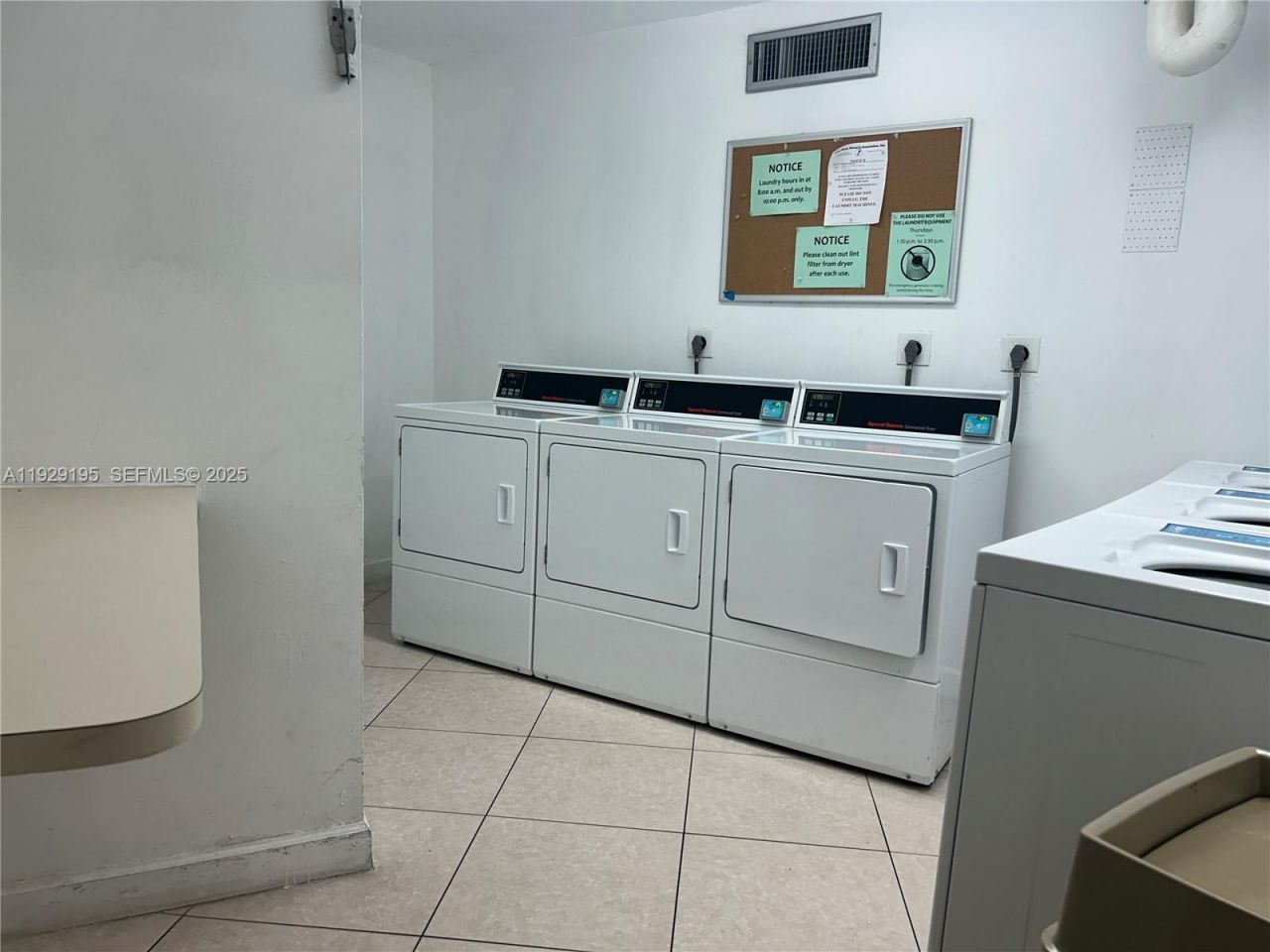 900 Saint Charles Pl, Unit 606, Pembroke Pines, FL 33026 Photo