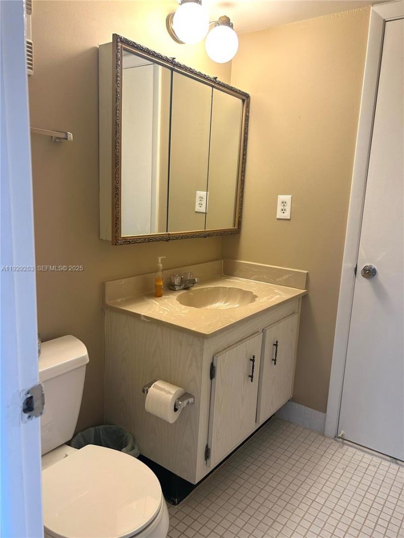 1100 Saint Charles Pl, Unit 620, Pembroke Pines, FL 33026 Photo