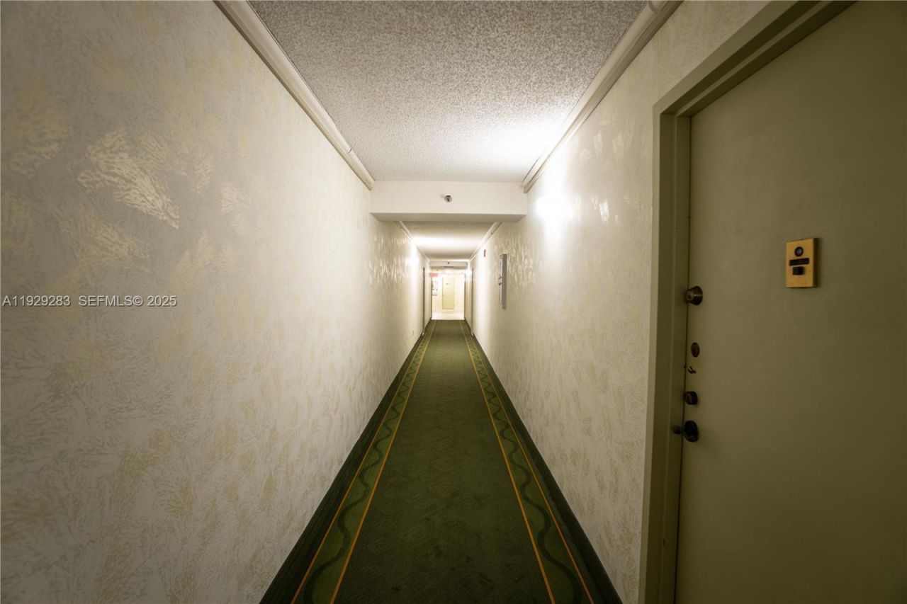 1100 Saint Charles Pl, Unit 620, Pembroke Pines, FL 33026 Photo