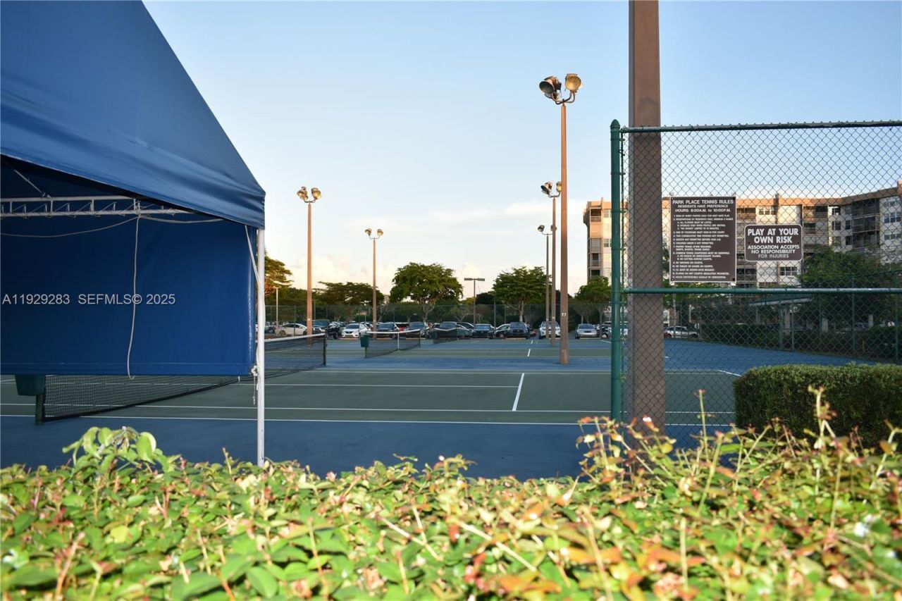 1100 Saint Charles Pl, Unit 620, Pembroke Pines, FL 33026 Photo