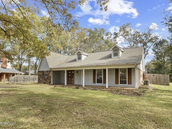 429 S Pin Oak Drive, Madison, MS 39110