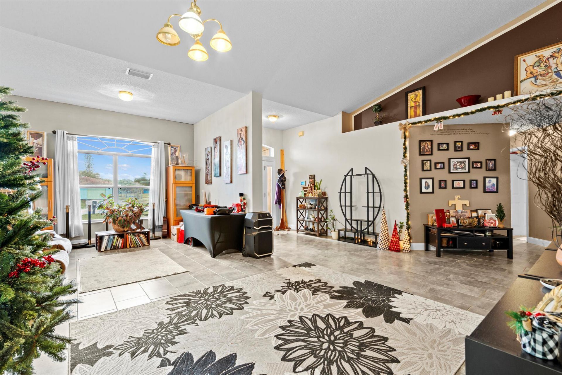 370 SW Tulip Boulevard, Port Saint Lucie, FL 34953 Photo