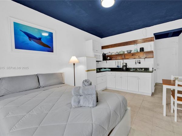 255 W 24th St, Unit 302, Miami Beach, FL 33140