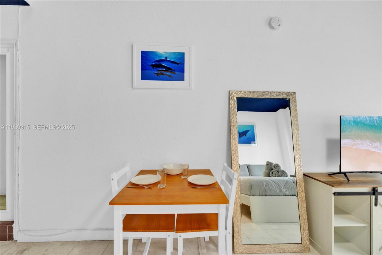 255 W 24th St, Unit 302, Miami Beach, FL 33140 Photo